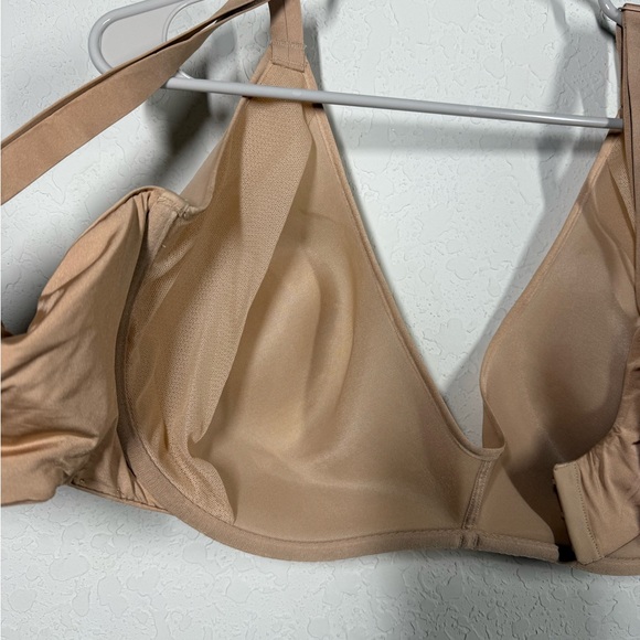 Skims Weightless Scoop Bra Size 46DDD - Picture 6 of 8